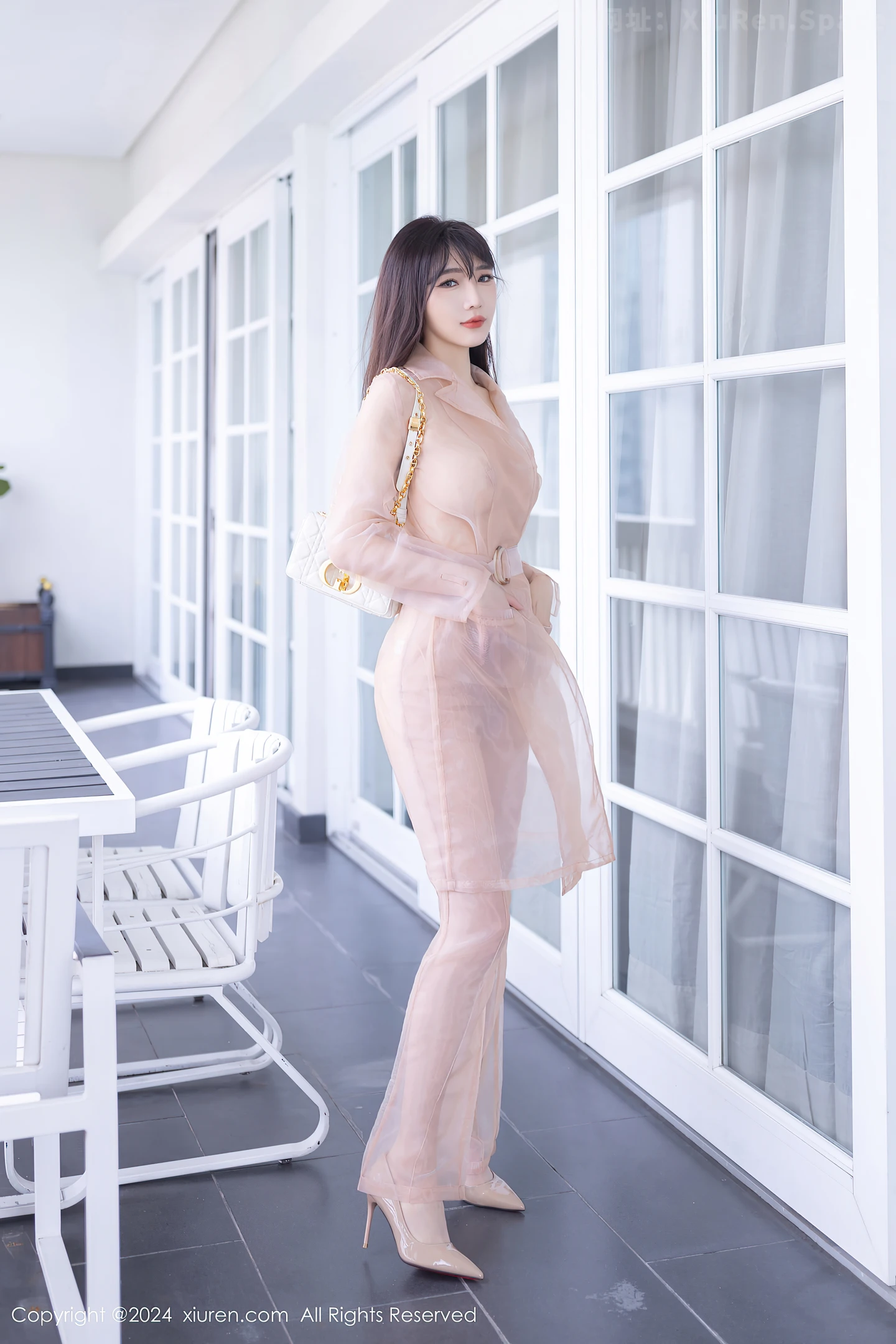 图片[2]-[XiuRen秀人网]VOL.8509 模特陆萱萱私房性感浅粉色透视西装半脱秀曼妙身材迷人诱惑写真80P-秀人网官方网站